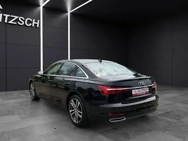 Gebraucht Audi A6 Ambiente 286 PS (210 kW) 2022 Brillantschwarz Limousine