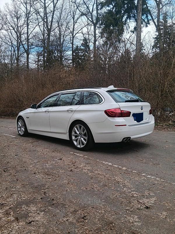 Gebraucht BMW 530 258 PS (189 kW) 2014 Weiß Kombi