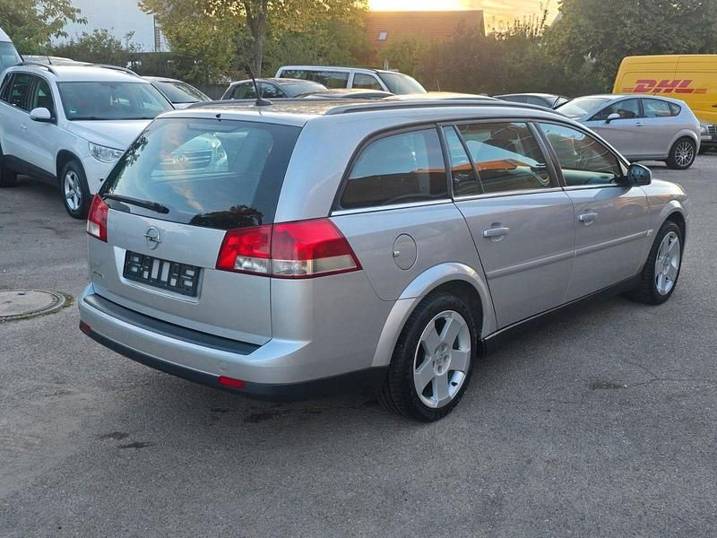 Gebraucht Opel Vectra Edition 122 PS (89 kW) 2005 Silber Kombi