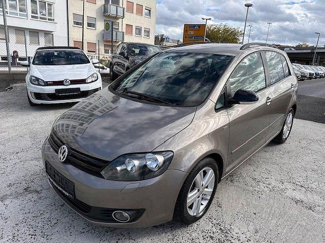 Braun Gebraucht 2012 VW Golf VII Match Limousine | 7.190 € (Guter Preis) - Bild 1/4