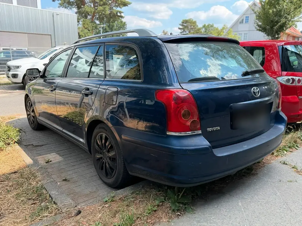 Gebraucht Toyota Avensis 129 PS (94 kW) 2004 Blau Kombi