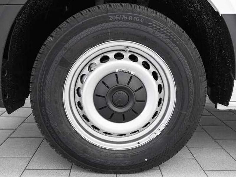 Gebraucht VW Crafter 140 PS (102 kW) 2024 Weiss Van