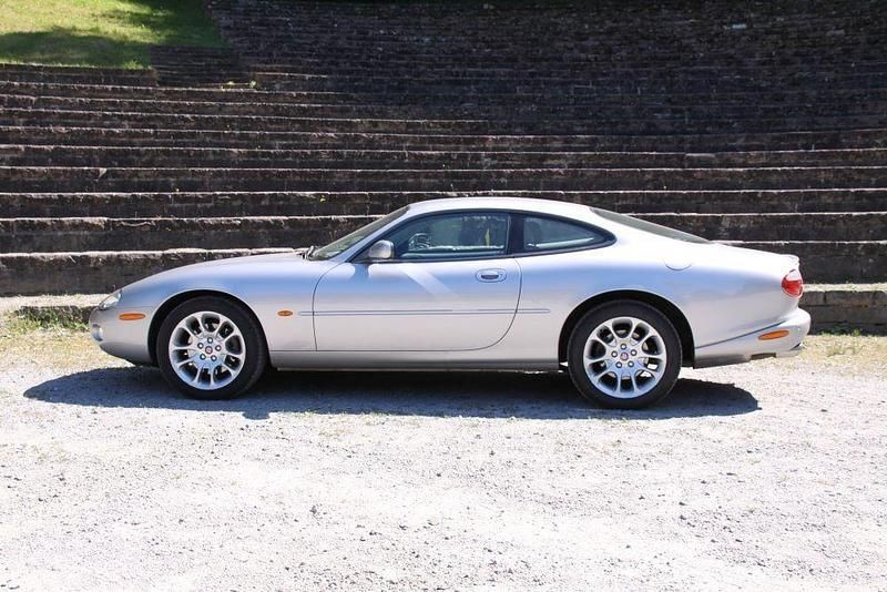 Gebraucht Jaguar XKR 363 PS (266 kW) 2001 Silber Coupé