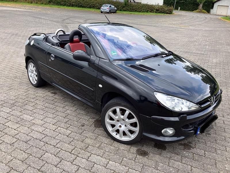 Schwarz Gebraucht 2003 Peugeot 206 Cabrio | 1.950 € (Etwas zu teuer) - Bild 1/4