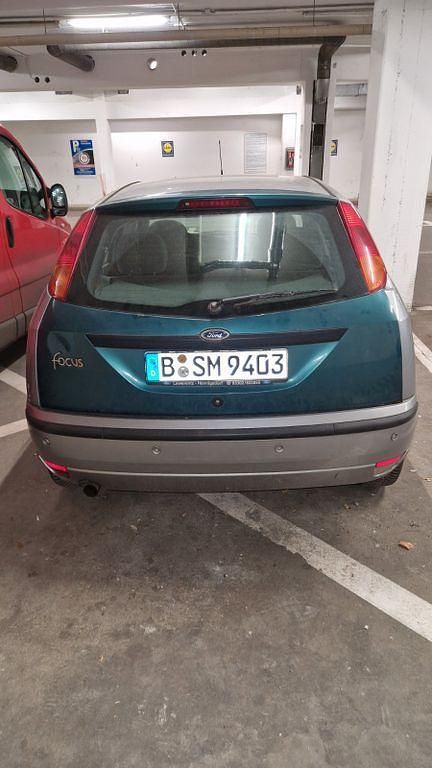 Gebraucht Ford Focus Ghia 131 PS (96 kW) 2002 Grau Limousine