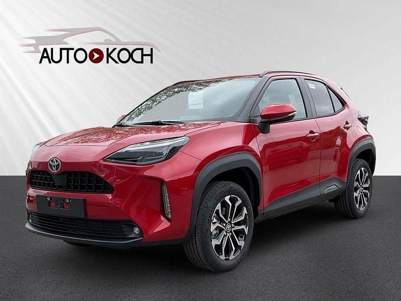 Neu Toyota Yaris Cross 131 PS (96 kW) 2025 Rot SUV