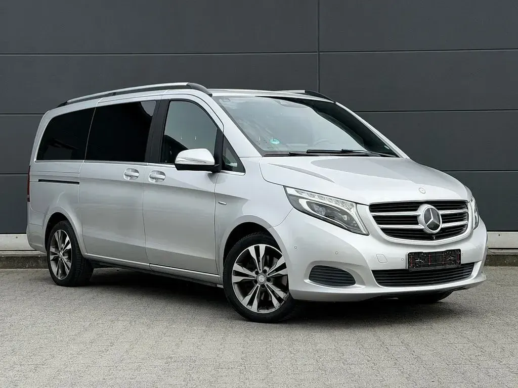 Gebraucht Mercedes V250 Edition 190 PS (139 kW) 2014 Silber Van / Kleinbus