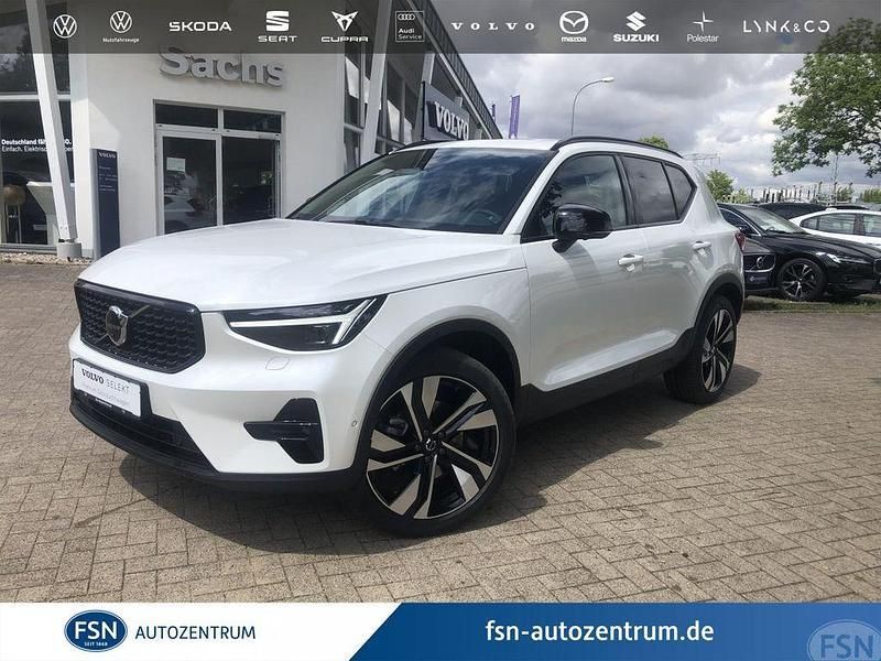 Crystal white Gebraucht 2024 Volvo XC40 Plus SUV | 41.990 € (Etwas zu teuer) - Bild 1/4