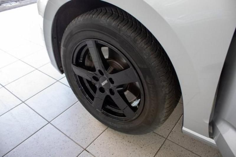 Gebraucht VW Touran Trendline 110 PS (80 kW) 2016 Silber Van / Kleinbus