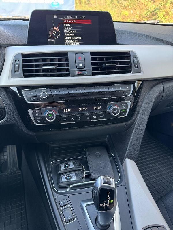 Gebraucht BMW 320 190 PS (139 kW) 2017 Schwarz Kombi