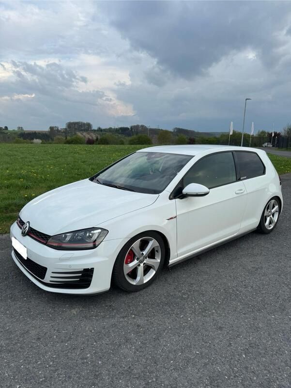 Weiß Gebraucht 2016 VW Golf VII GTI Limousine | 16.000 € (Guter Preis) - Bild 1/4