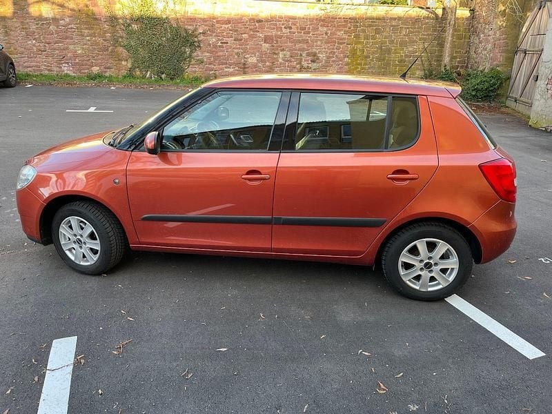 Gebraucht Skoda Fabia 60 PS (44 kW) 2010 Orange Kleinwagen