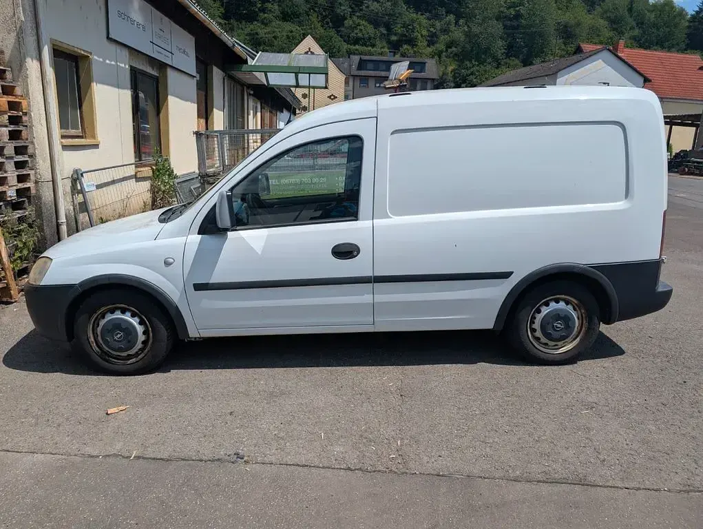 Gebraucht Opel Combo 75 PS (55 kW) 2011 Weiß Van / Kleinbus