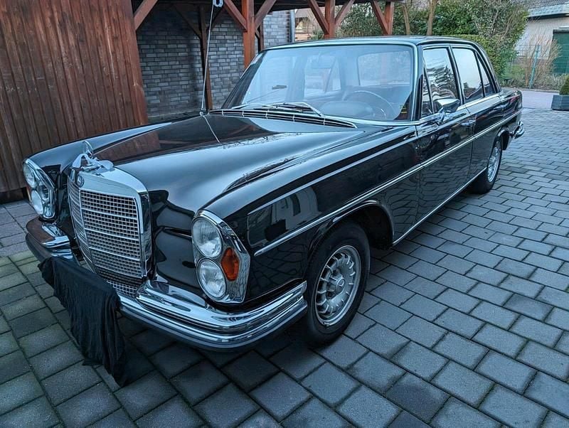 Gebraucht Mercedes S280 140 PS (102 kW) 1971 Schwarz Limousine