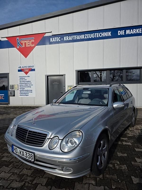 Gebraucht Mercedes E320 Avantgarde 224 PS (164 kW) 2003 Silber Kombi