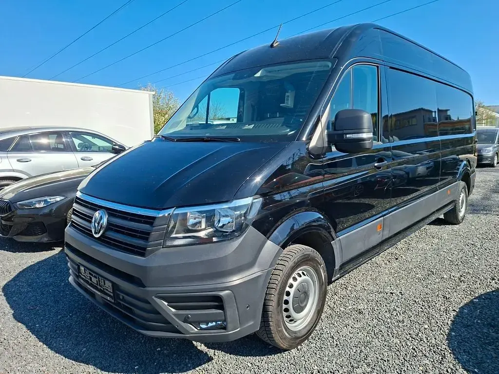 Second-hand VW Crafter 177 CP (130 kW) 2023 Negru Van