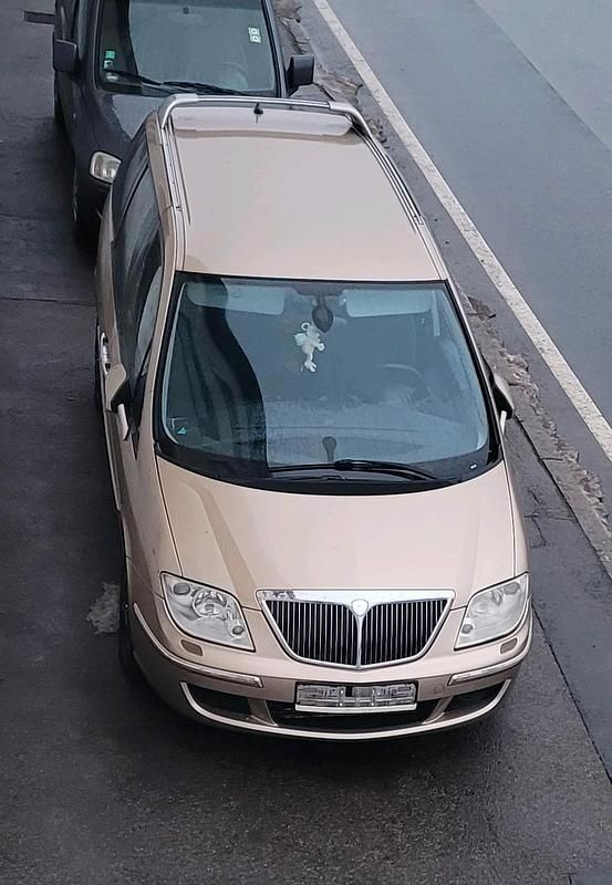 Gebraucht Lancia Phedra 128 PS (94 kW) 2003 Gold Van / Kleinbus