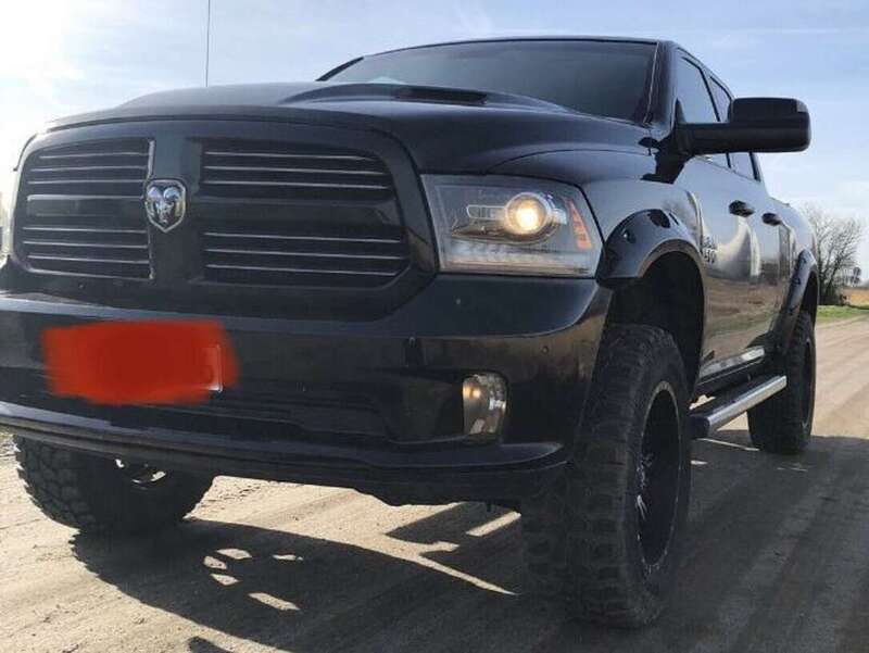 Schwarz Gebraucht 2013 Dodge Ram Abholung | 24.900 € (Fairer Preis) - Bild 1/4
