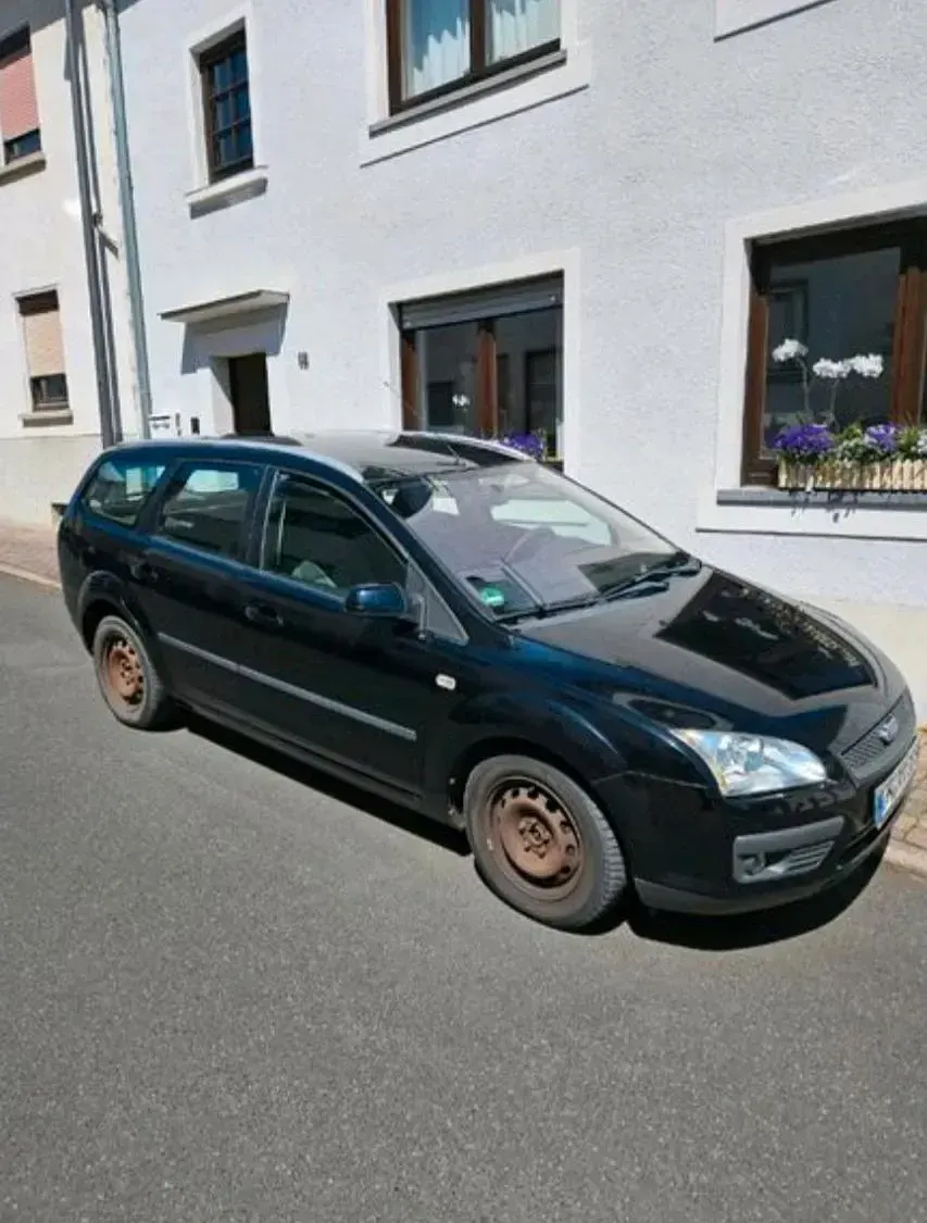 Gebraucht Ford Focus 100 PS (73 kW) 2009 Schwarz Kombi