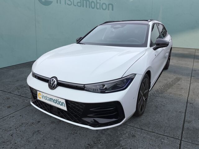 Gebraucht VW Passat R-line 150 PS (110 kW) 2024 Weiß Kombi