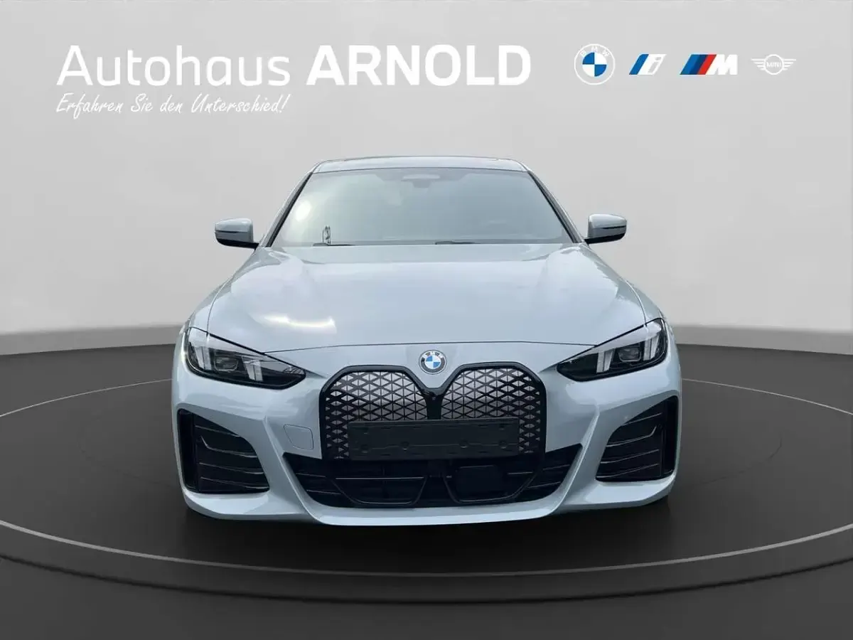 Neu BMW i4 M Sport 250 kW (340 PS) 2026 Brooklyn grau Limousine