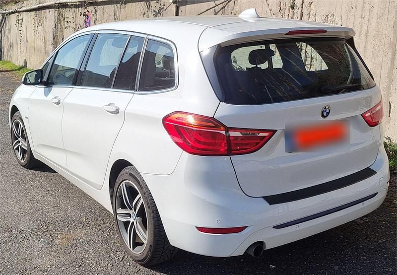 Gebraucht BMW 218 Gran Tourer Advantage 136 PS (100 kW) 2016 Weiß Van / Kleinbus