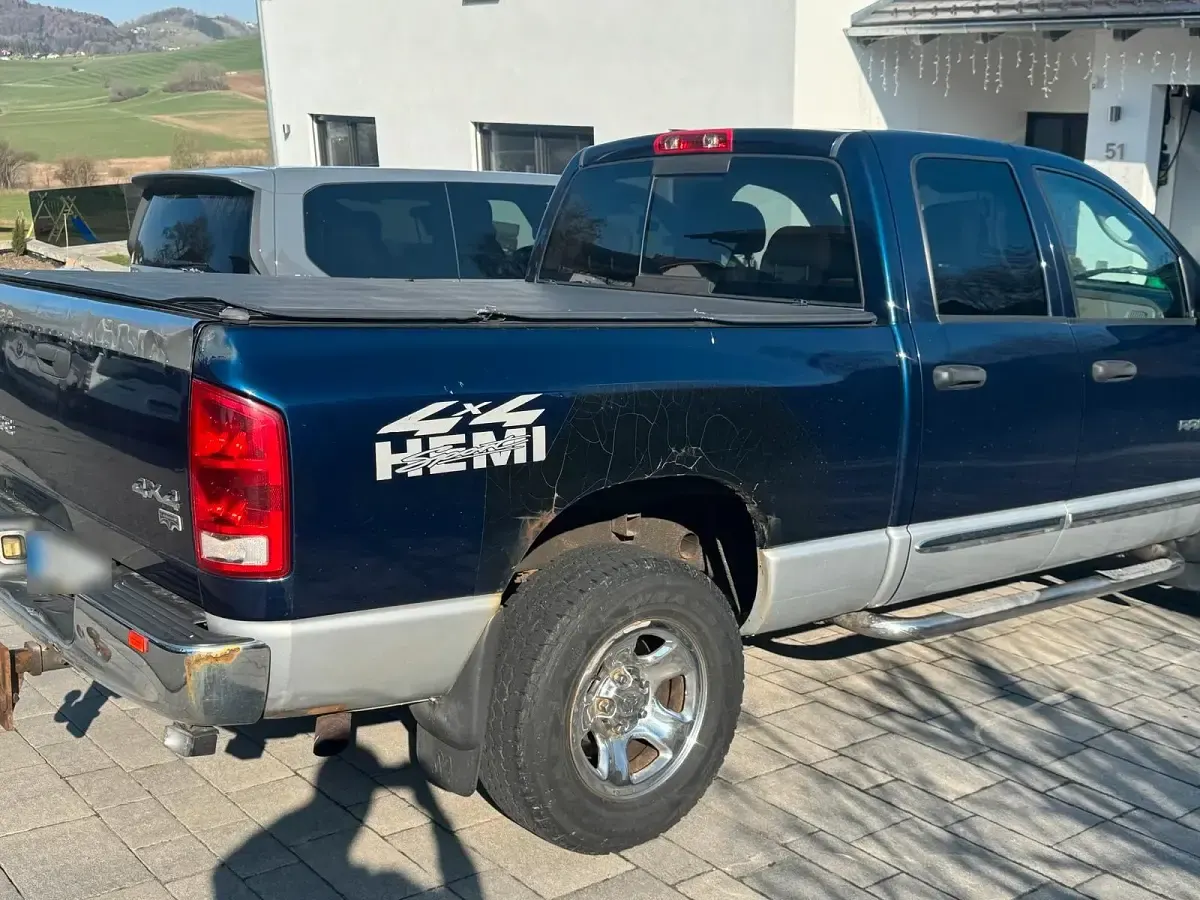 Usado Dodge Ram 345 HP (253 kW) 2005 Azul Pickup