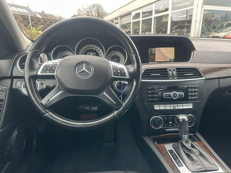 Gebraucht Mercedes C200 184 PS (135 kW) 2012 Schwarz Limousine