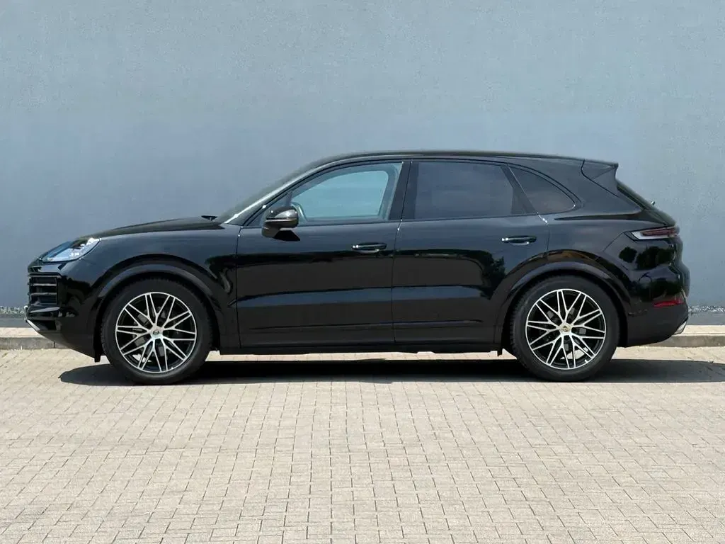Gebraucht Porsche Cayenne 354 PS (260 kW) 2024 Schwarz SUV