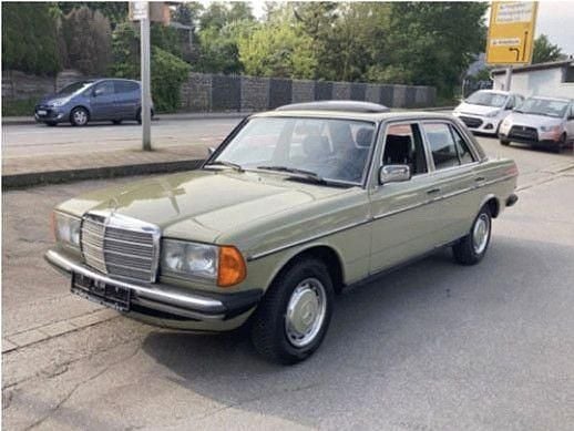 Gebraucht Mercedes E230 136 PS (100 kW) 1982 Grün Limousine