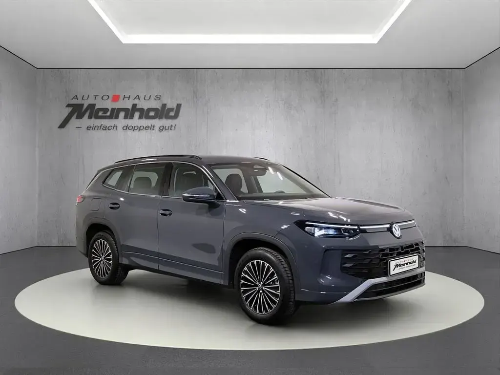 Gebraucht VW Tayron Life 150 PS (110 kW) 2025 Delfingrau metallic SUV