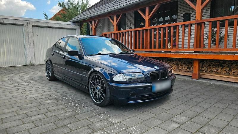 Blau Gebraucht 1999 BMW 328 M Sport Limousine | 17.500 € - Bild 1/4