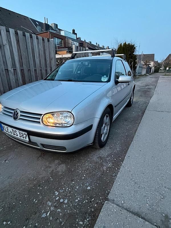 Gebraucht VW Golf IV 75 PS (55 kW) 1998 Silber Kleinwagen