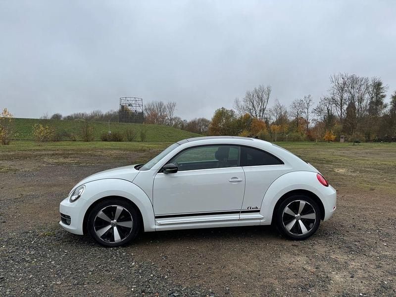 Weiß Gebraucht 2016 VW Beetle CLUB Limousine | 9.500 € (Guter Preis) - Bild 1/4