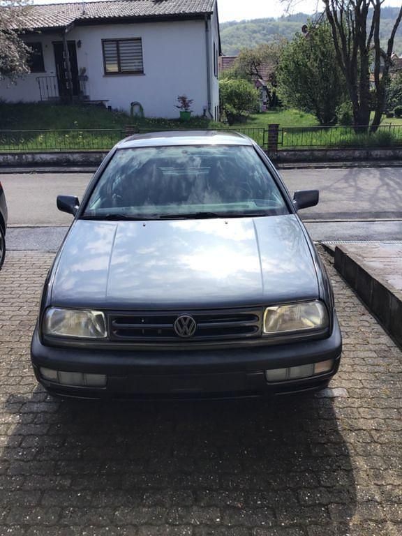 Second-hand VW Vento 90 CP (66 kW) 1995 Gri Berlinǎ