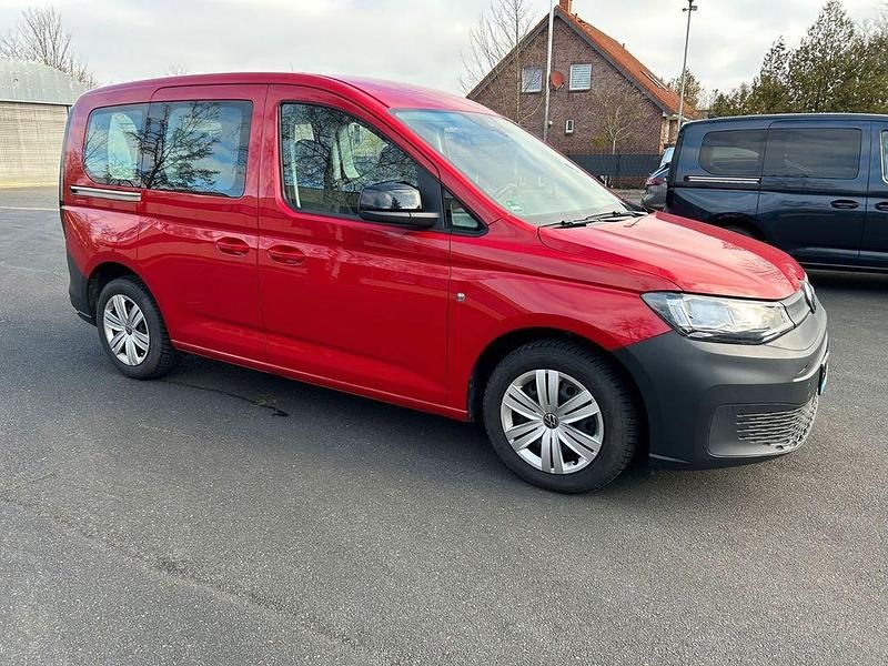 Gebraucht VW Caddy Basis 122 PS (89 kW) 2022 Rot Van / Kleinbus