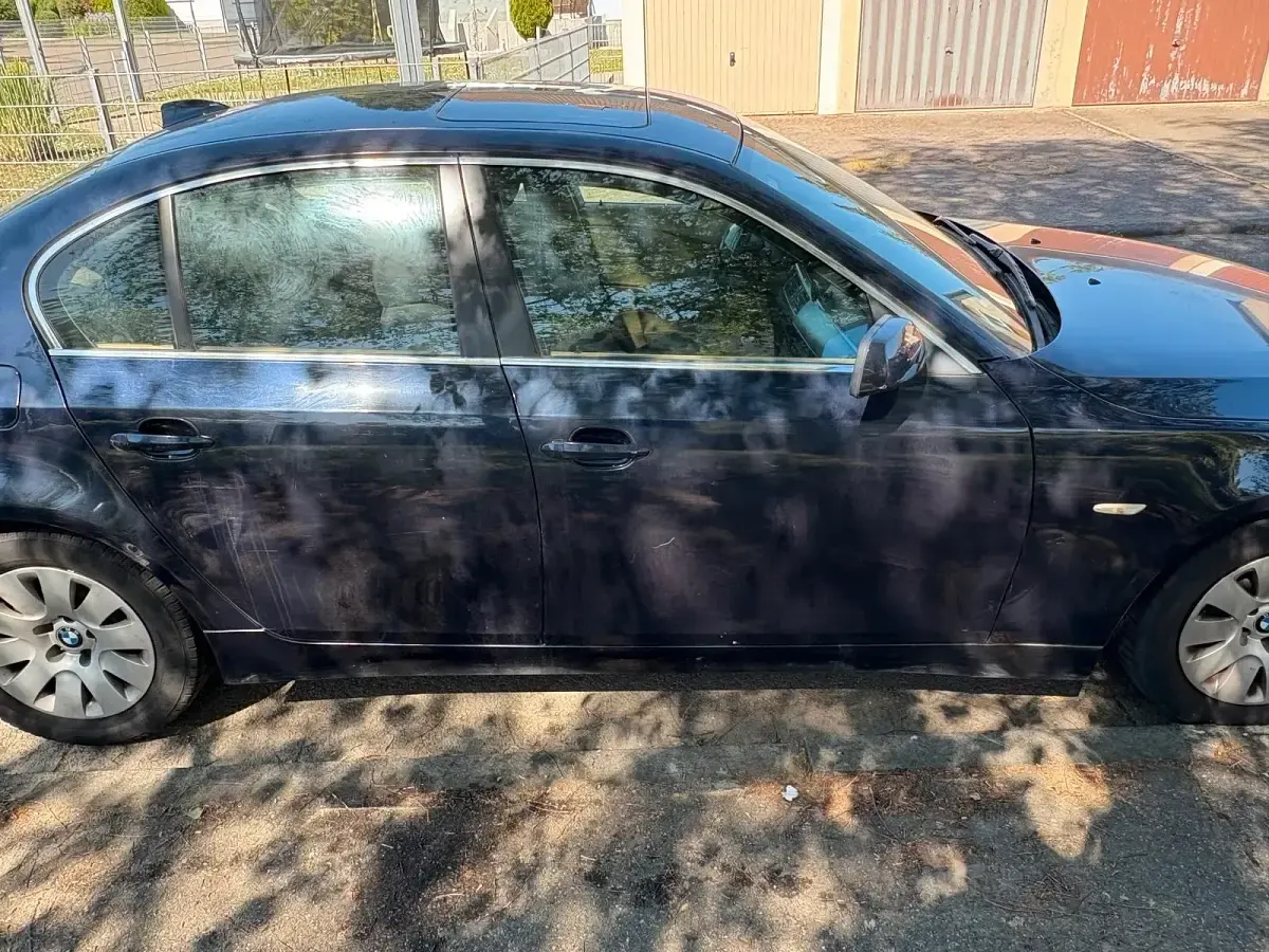 Second-hand BMW 520 170 CP (125 kW) 2003 Albastru Berlinǎ
