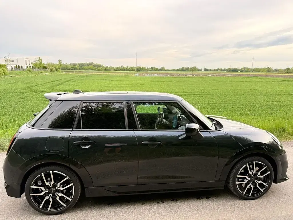 Gebraucht Mini John Cooper Works 204 PS (150 kW) 2025 Schwarz Kleinwagen