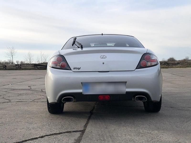 Second-hand Hyundai Coupé 143 CP (105 kW) 2008 Argintiu Coupe
