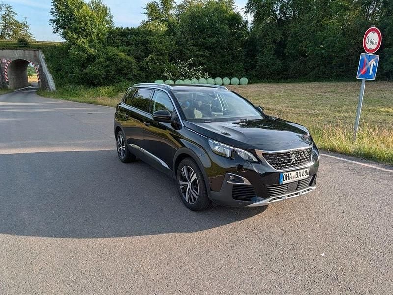Schwarz Gebraucht 2018 Peugeot 5008 Allure SUV | 13.900 € (Superpreis) - Bild 1/4