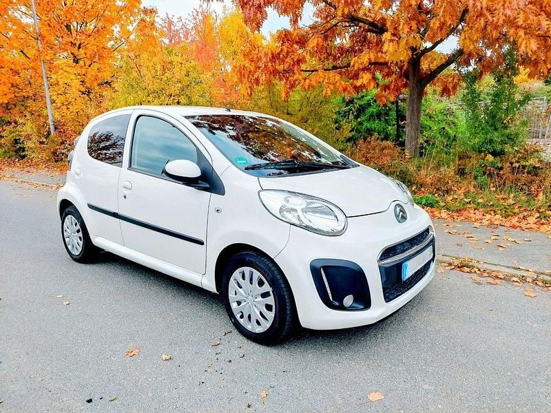 Weiß Gebraucht 2014 Citroën C1 Attraction Kleinwagen | 4.100 € (Guter Preis) - Bild 1/4
