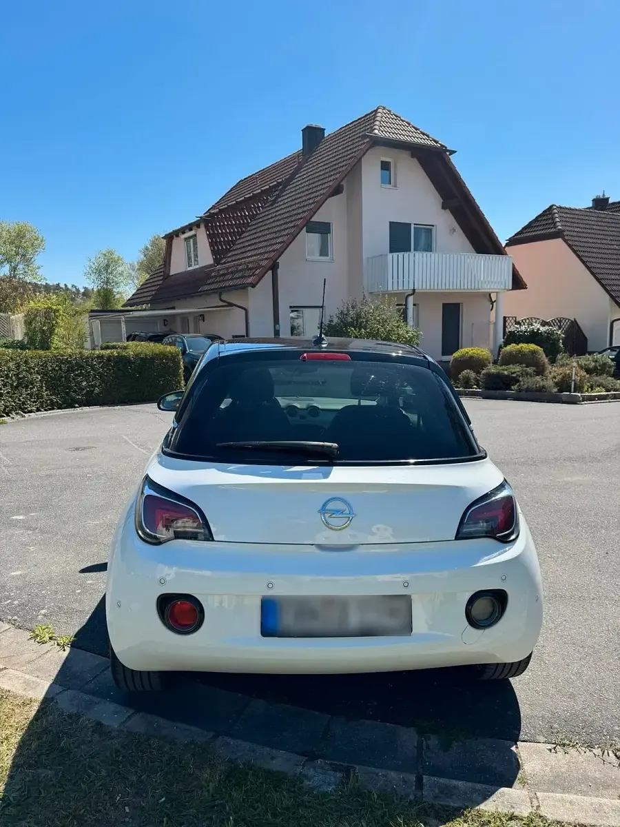 Gebraucht Opel Adam Edition 101 PS (74 kW) 2015 Weiß Kleinwagen