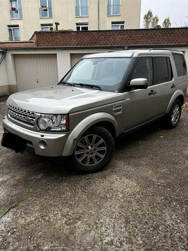 Silber Gebraucht 2010 Land Rover Discovery 4 HSE SUV | 11.111 € (Superpreis) - Bild 1/4