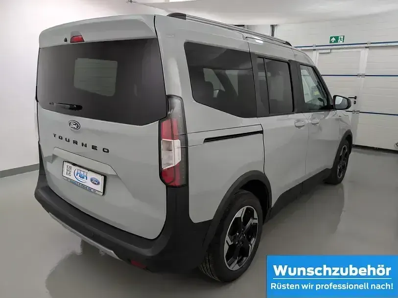 Gebraucht Ford Tourneo Courier Active 125 PS (91 kW) 2026 Grau Van / Kleinbus