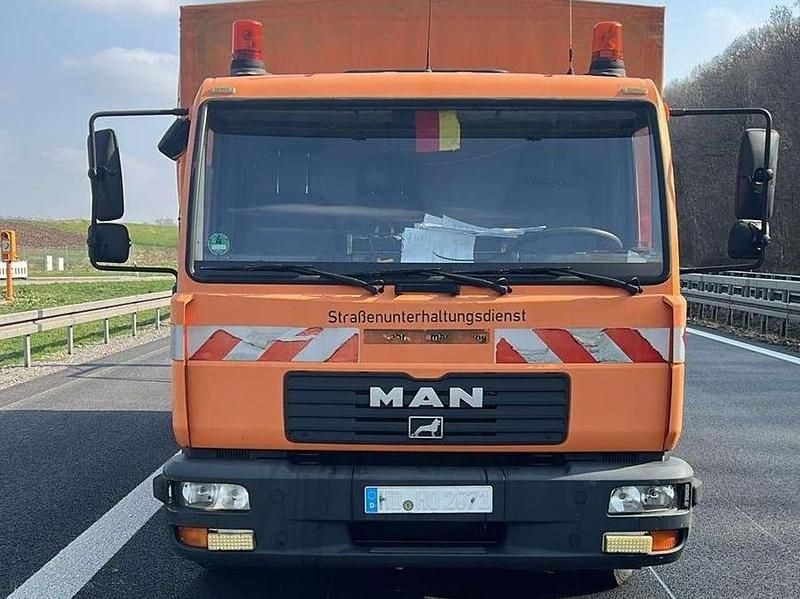 Gebraucht MAN TGE 179 PS (131 kW) 2005 Orange Van
