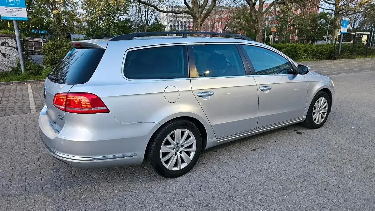 Gebraucht VW Passat 140 PS (102 kW) 2013 Silber Kombi