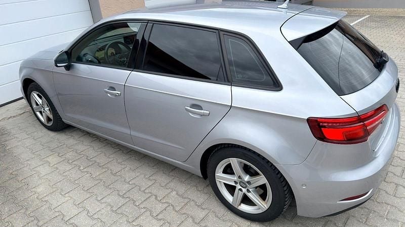 Gebraucht Audi A3 Comfort 150 PS (110 kW) 2017 Silber Limousine