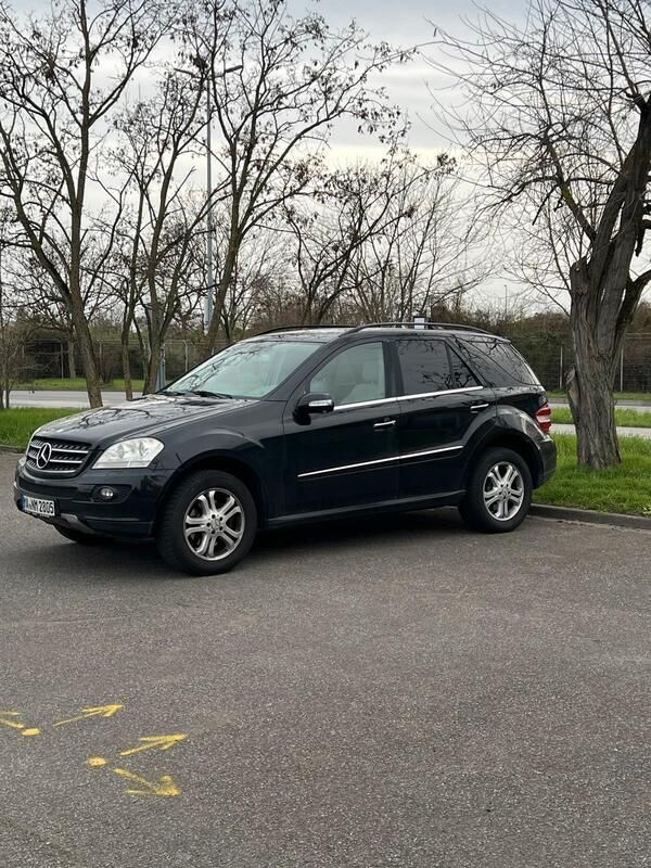 Schwarz Gebraucht 2008 Mercedes ML320 SUV | 5.800 € (Guter Preis) - Bild 1/4