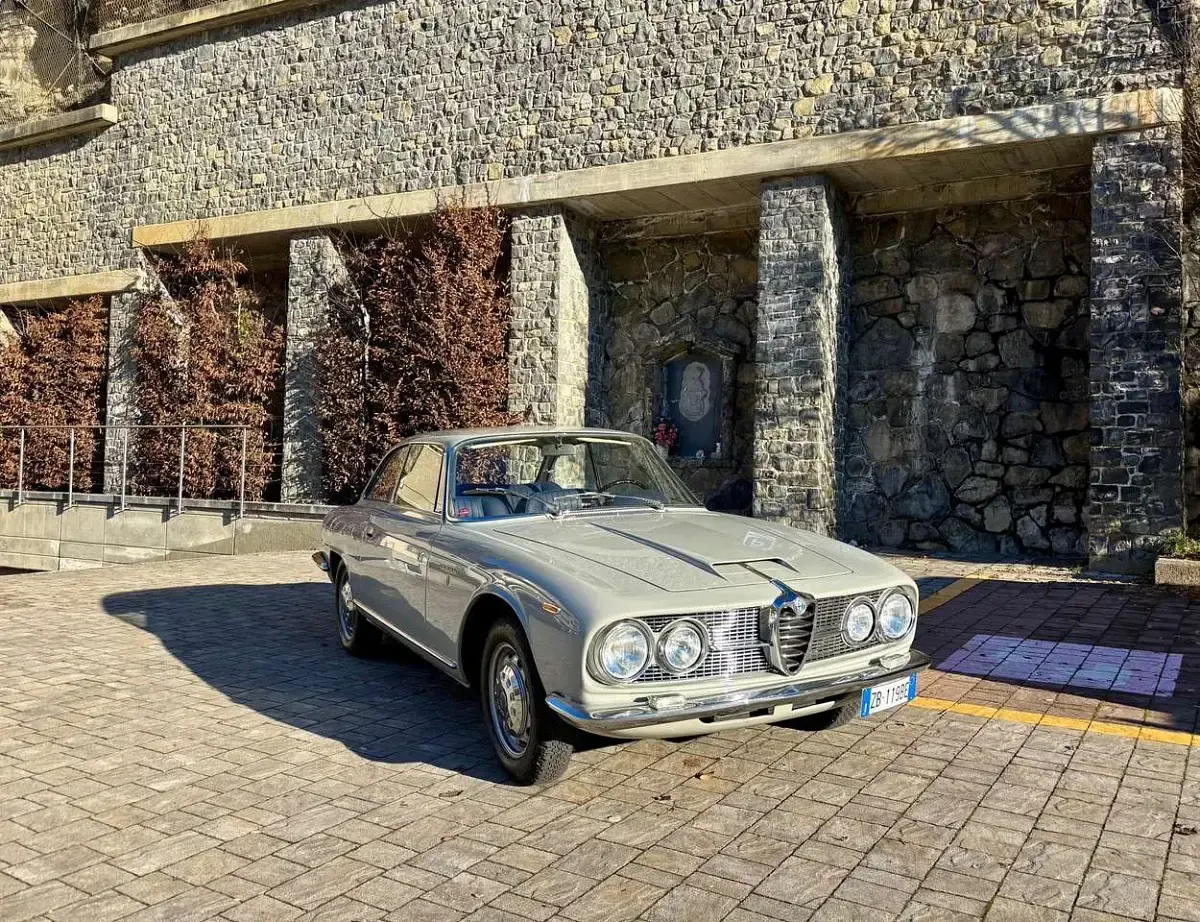 Gebraucht Alfa Romeo 2600 Sprint 145 PS (106 kW) 1963 Grigio Coupé