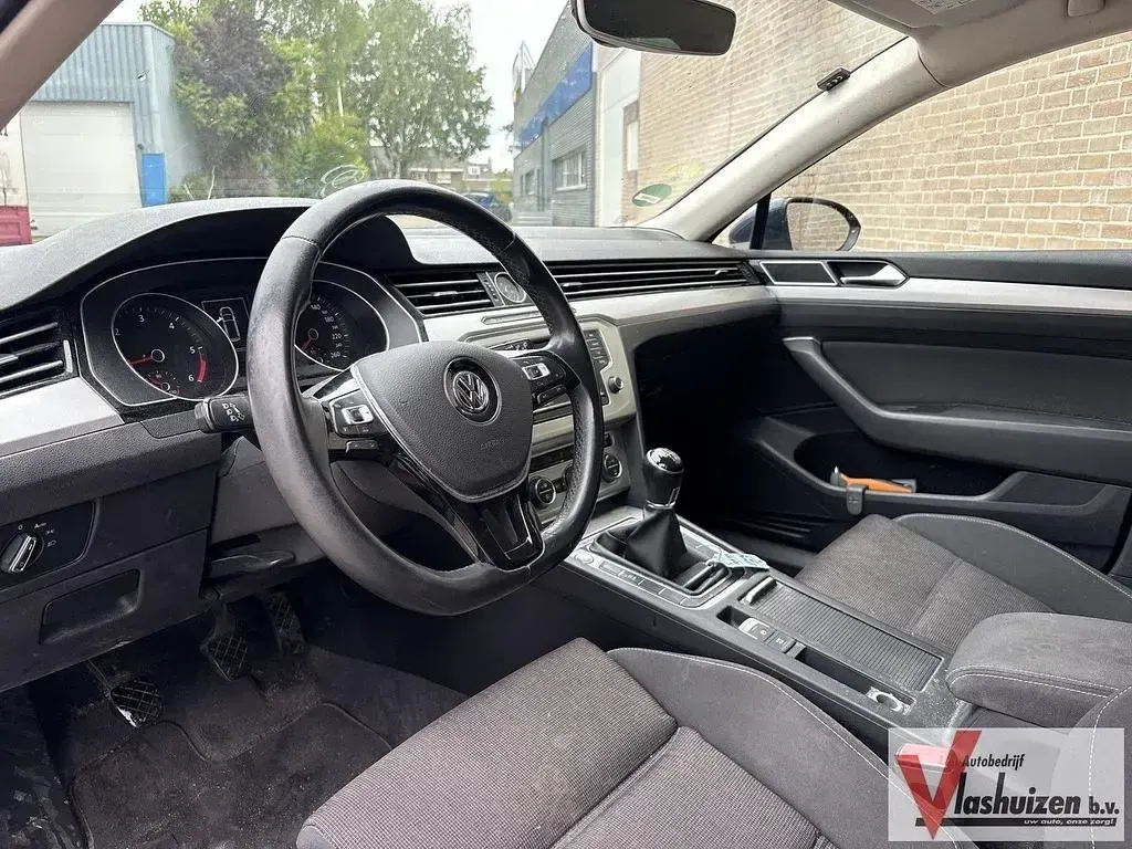 Gebraucht VW Passat Edition 150 PS (110 kW) 2015 Blau Kombi